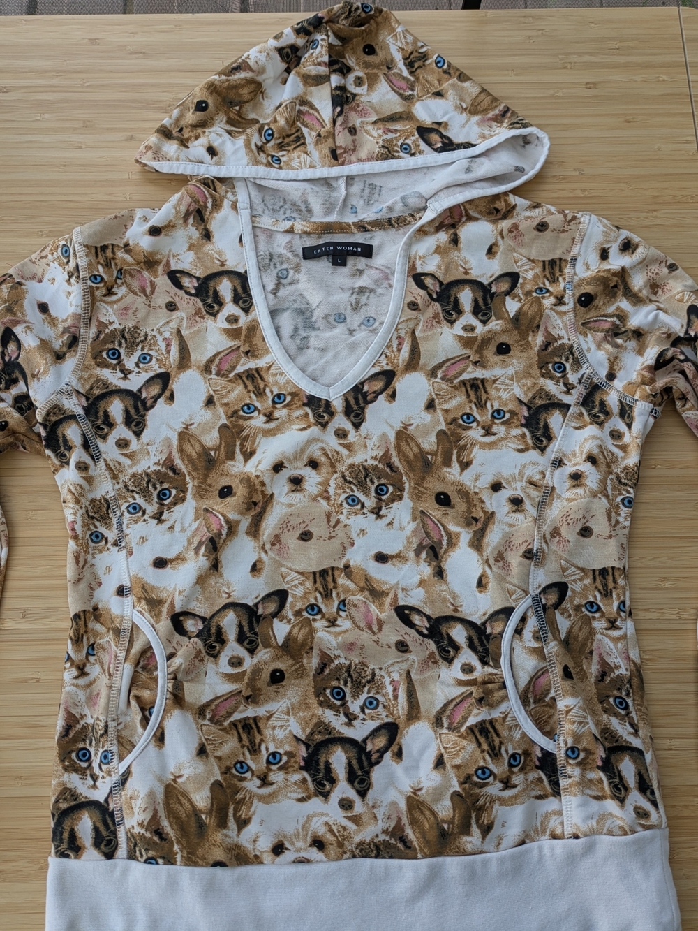 Hooded Pullover Top in Pet Print